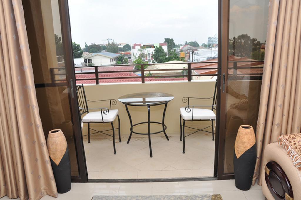 آنغلوس Affinity Condo Resort - Luxury Hotel الغرفة الصورة