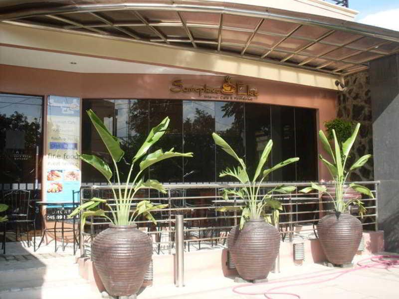 آنغلوس Affinity Condo Resort - Luxury Hotel المظهر الخارجي الصورة